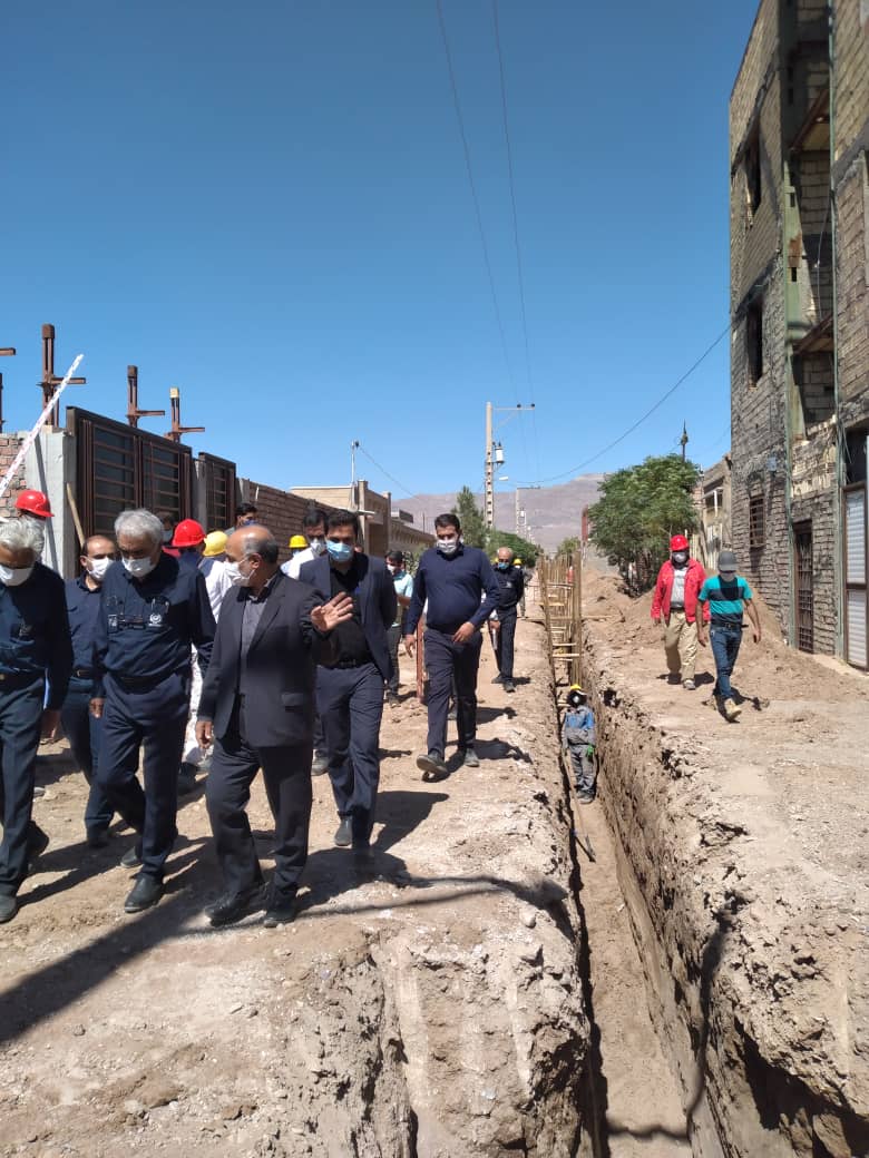 مدیرعامل شرکت فولاد زرند ایرانیان به همراه شهردار زرند از مراحل اجرای پروژه فاضلاب شهری زرندبازدید کردند