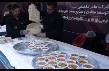  موکب خدمت رسانی به بدرقه کنندگان رهبر شهید و زائران امام رضا (ع) 